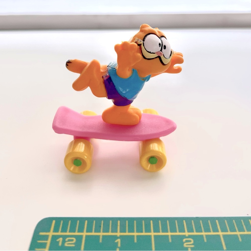 Vintage Skateboarding Garfield